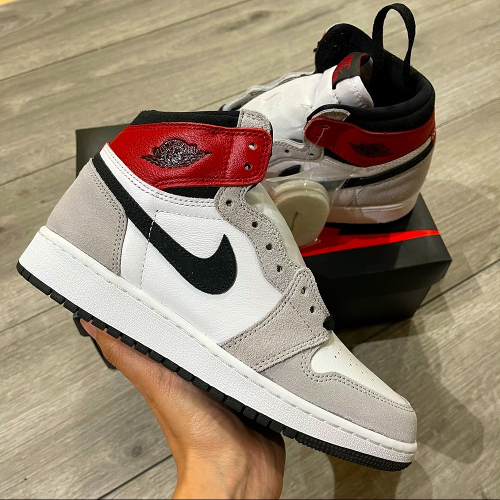 Air Jordan 1 Retro High GS Smoke Grey